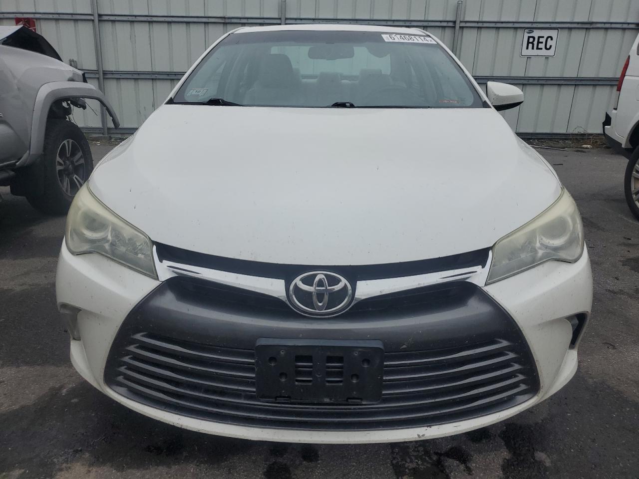 4T1BF1FK2FU875714 2015 Toyota Camry Le