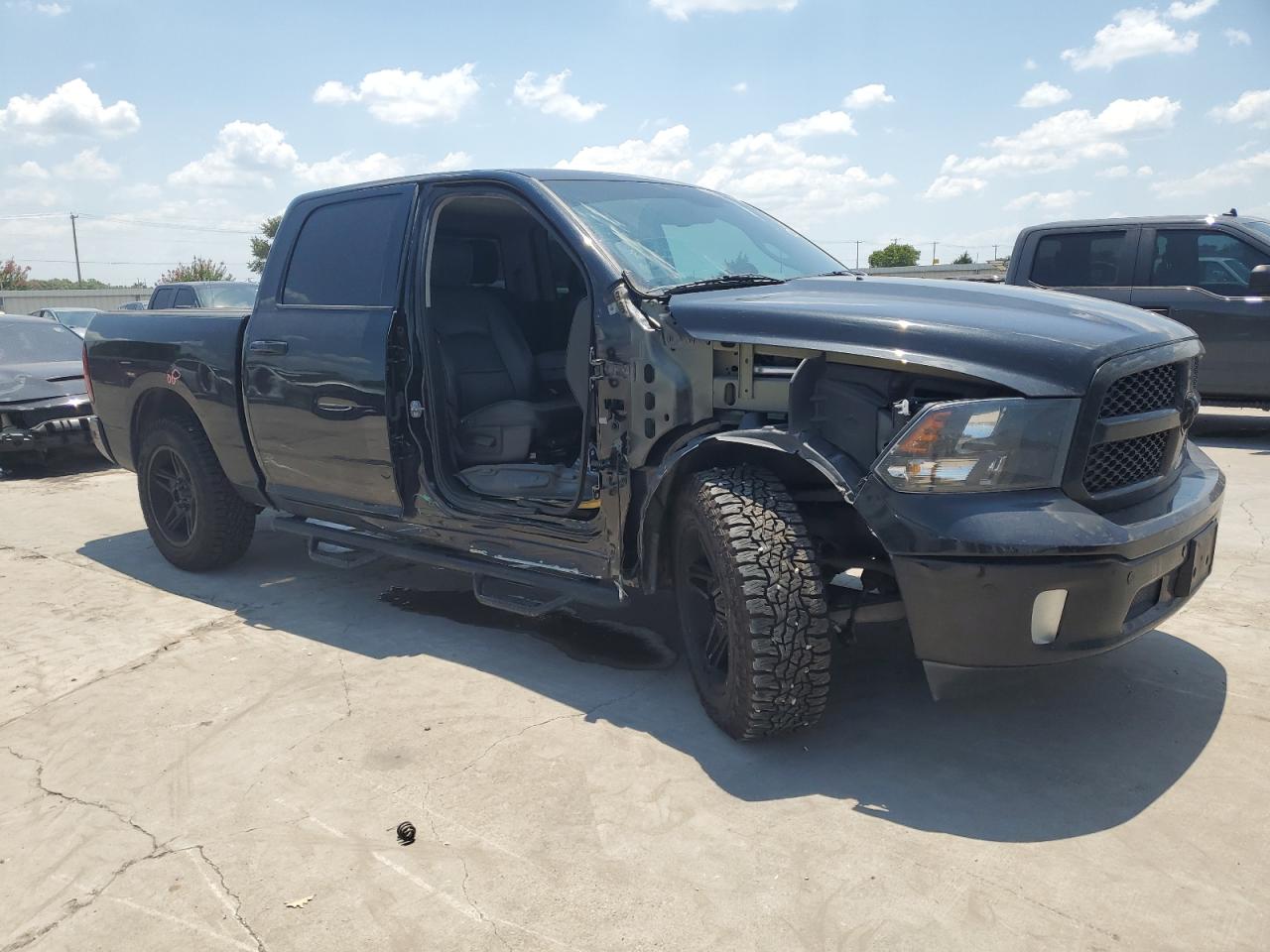 1C6RR6LT2JS132003 2018 Ram 1500 Slt