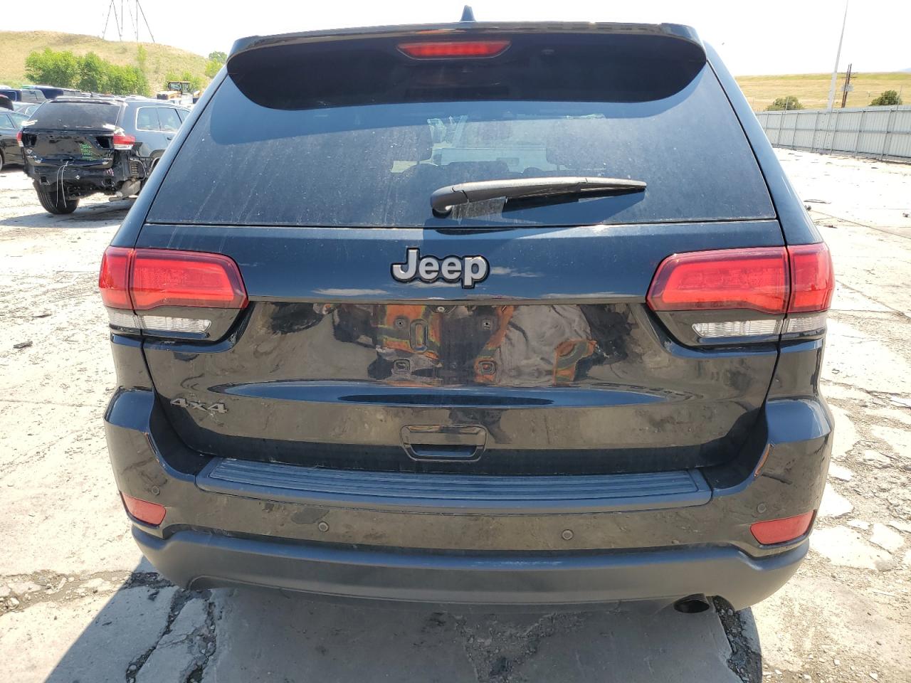 1C4RJFAG6HC631879 2017 Jeep Grand Cherokee Laredo