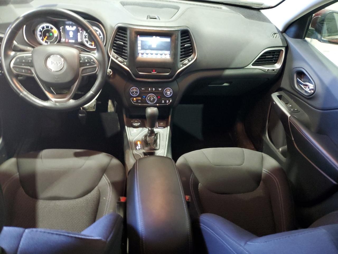 1C4PJMCX5KD351056 2019 Jeep Cherokee Latitude