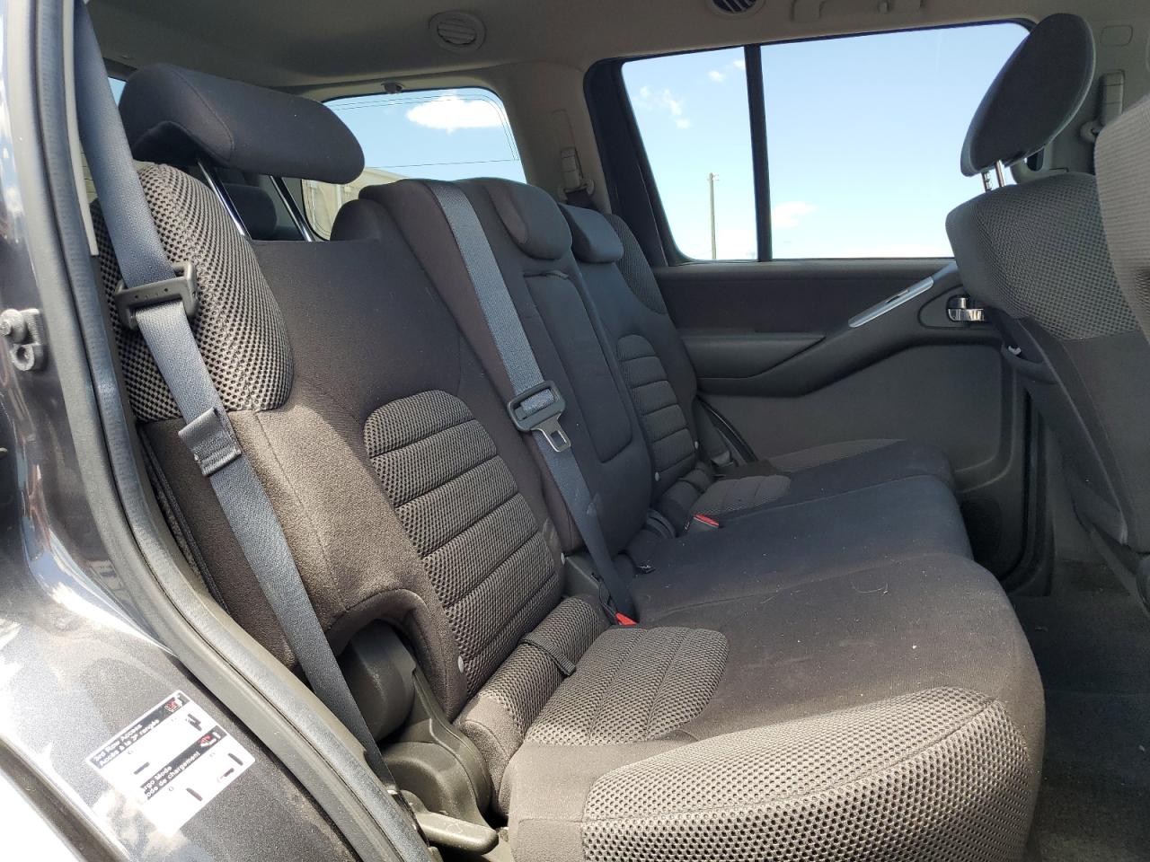 5N1AR1NB6BC607110 2011 Nissan Pathfinder S