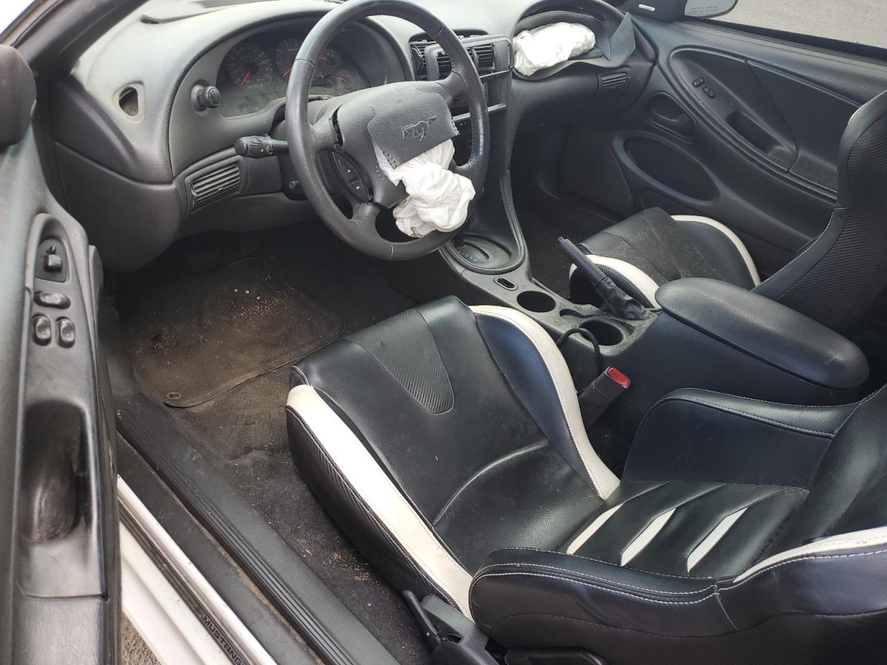 1FAFP40472F131240 2002 Ford Mustang