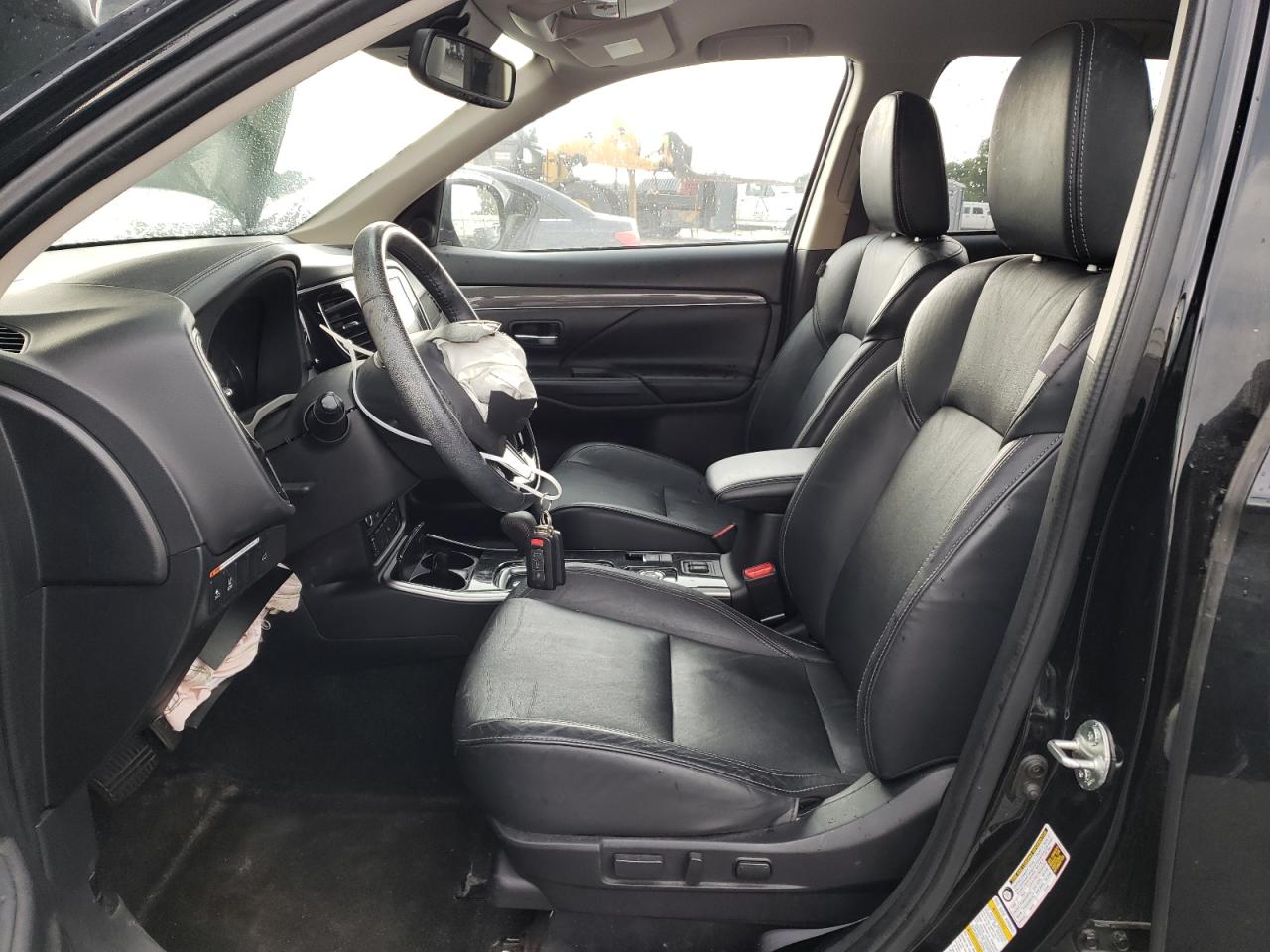 JA4AZ3A37LZ038419 2020 Mitsubishi Outlander Se