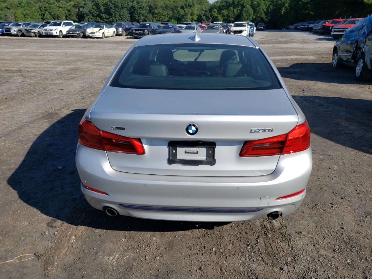 WBAJA7C50KG911387 2019 BMW 530 Xi