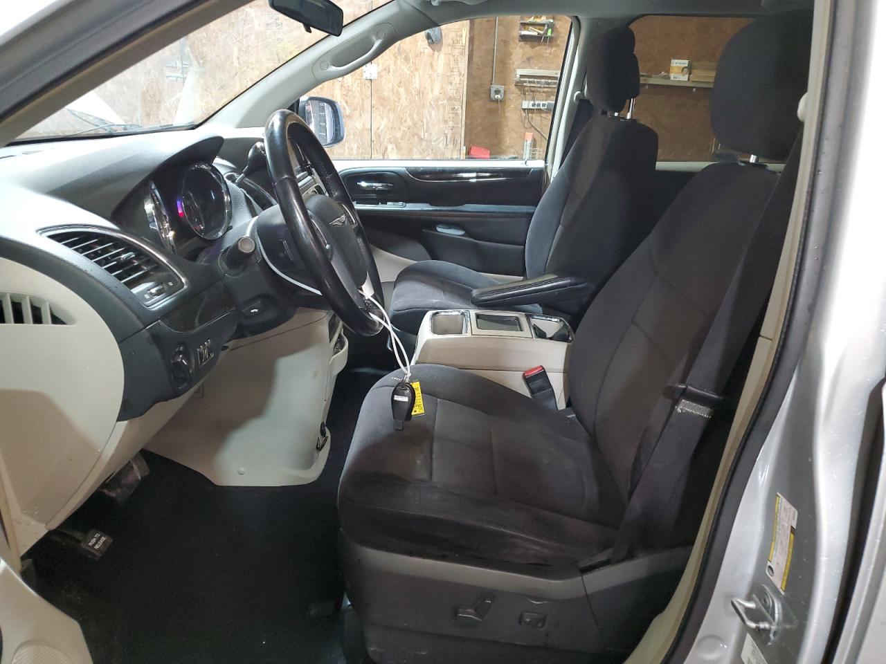 2A4RR5DG0BR636891 2011 Chrysler Town & Country Touring