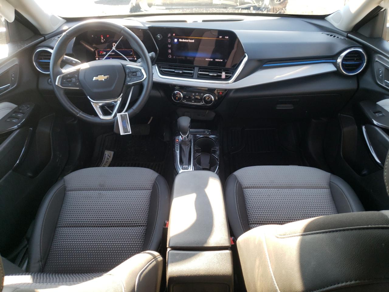 KL77LHE2XRC076431 2024 Chevrolet Trax 1Lt