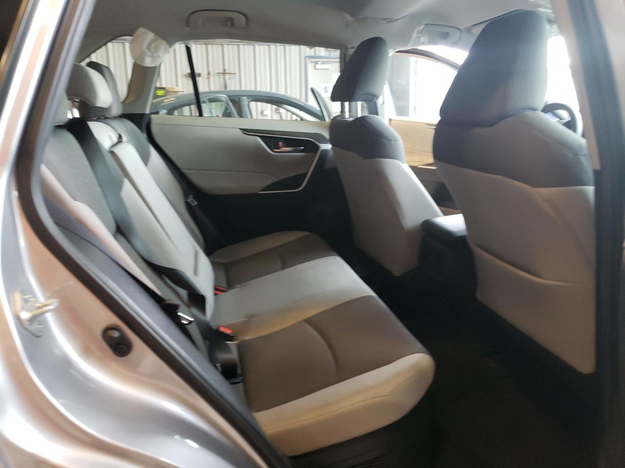 4T3RWRFV9MU030239 2021 Toyota Rav4 Xle