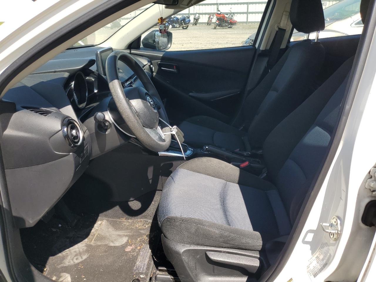 3MYDLBYV6JY326527 2018 Toyota Yaris Ia