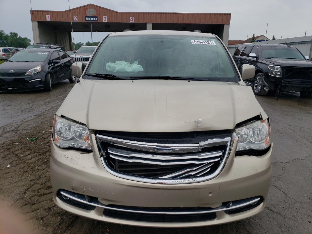 Lot #2733846250 2014 CHRYSLER TOWN & COU