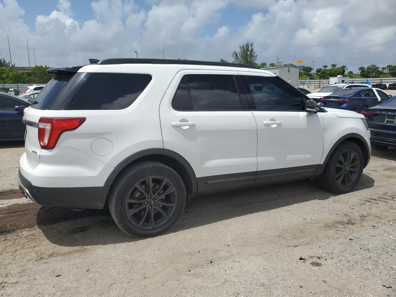 1FM5K8D84HGA05814 2017 Ford Explorer Xlt 1FM5K8D84HGA05814 2017 Ford Explorer Xlt