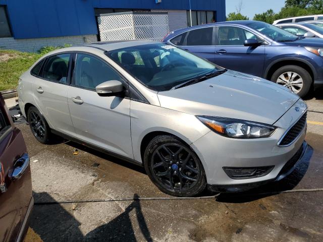 VIN 1FADP3F25GL305208 2016 Ford Focus, SE no.4