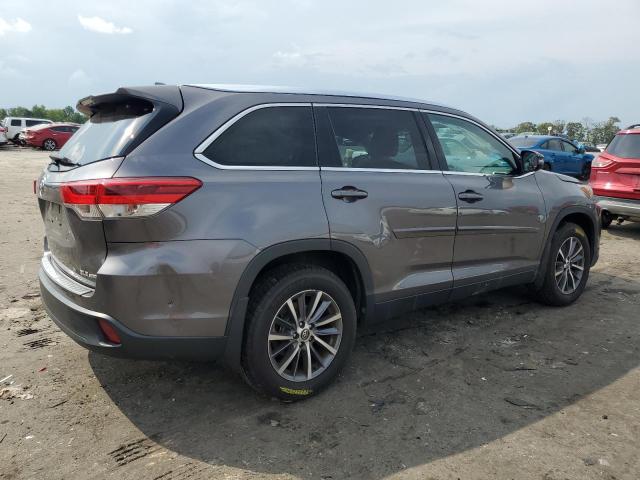 VIN 5TDJZRFH9KS599993 2019 Toyota Highlander, SE no.3