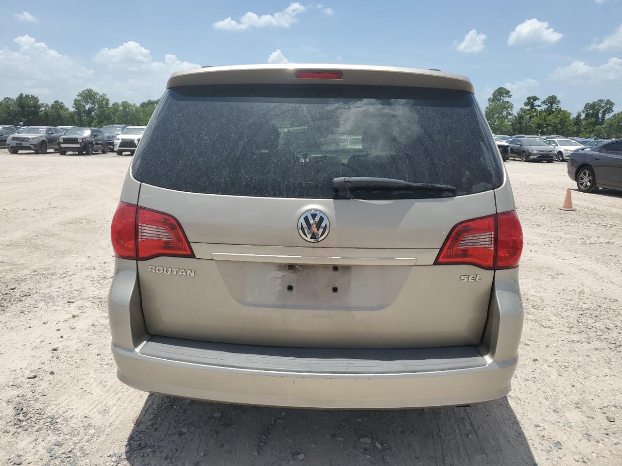 2V8HW54X19R549476 2009 Volkswagen Routan Sel