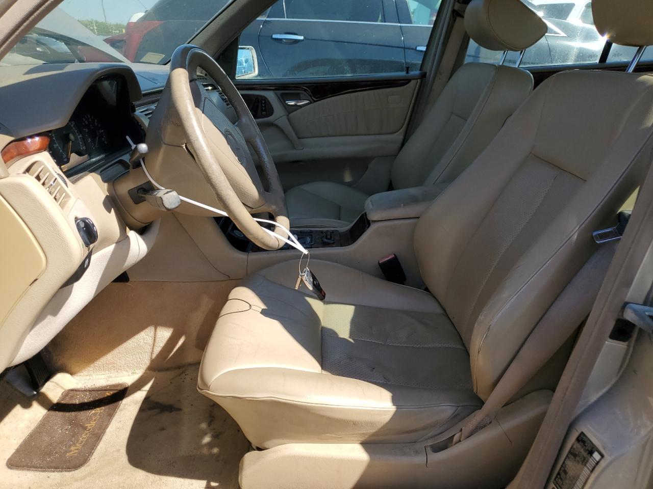 WDBJF65F8WA573927 1998 Mercedes-Benz E 320