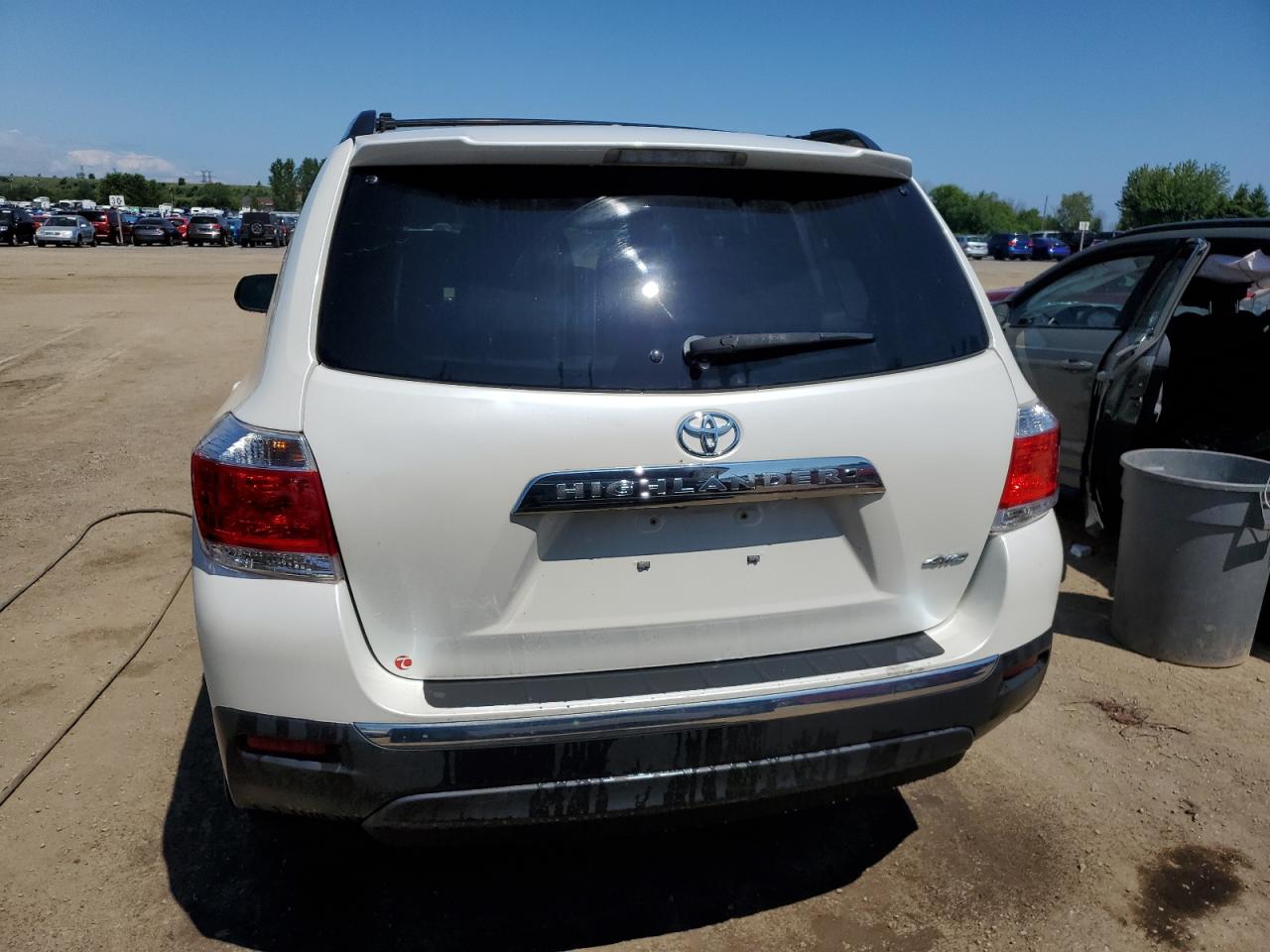 5TDBK3EH4CS112465 2012 Toyota Highlander Base