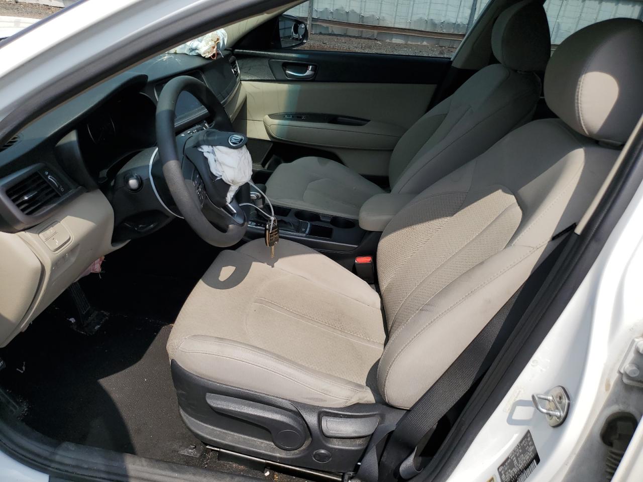 5XXGT4L39JG184180 2018 Kia Optima Lx