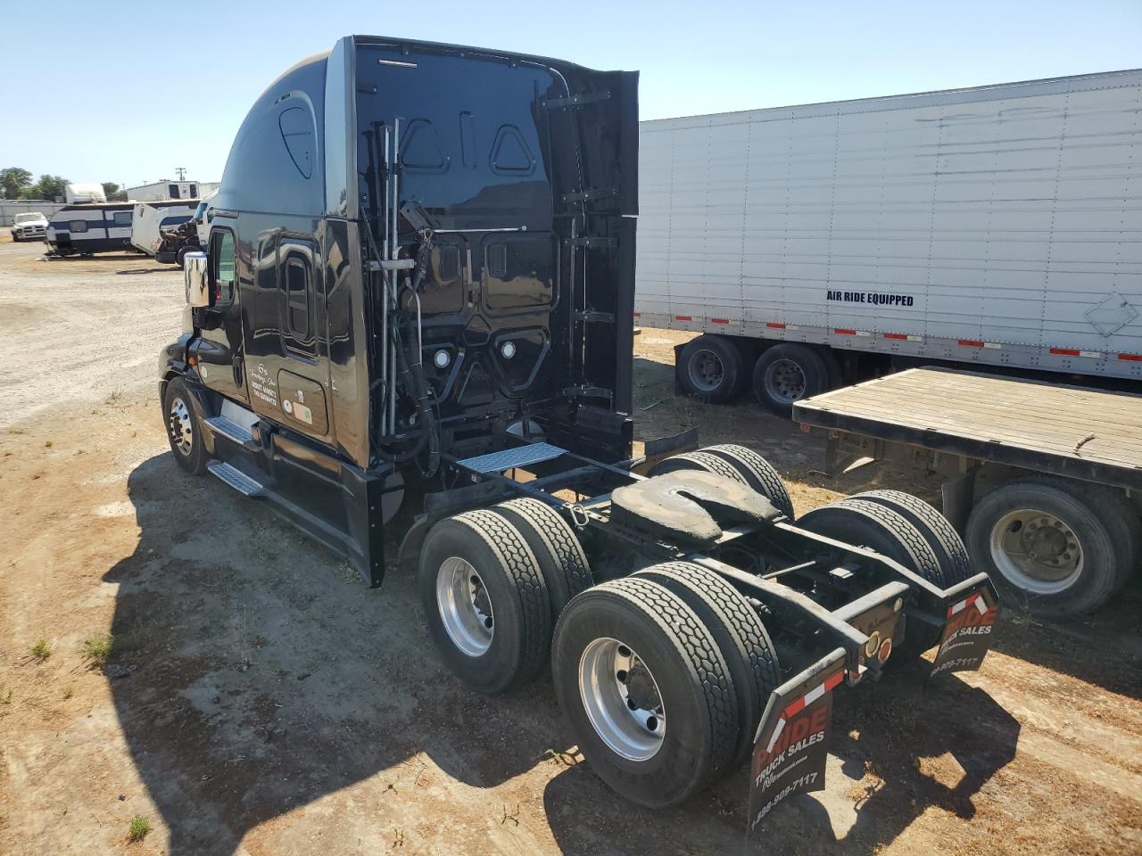 Lot #2919115718 2016 FREIGHTLINER CASCADIA 1