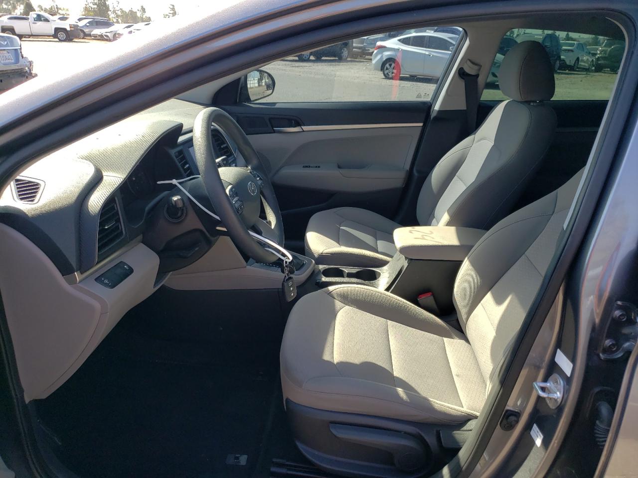 5NPD74LF2KH438982 2019 Hyundai Elantra Se