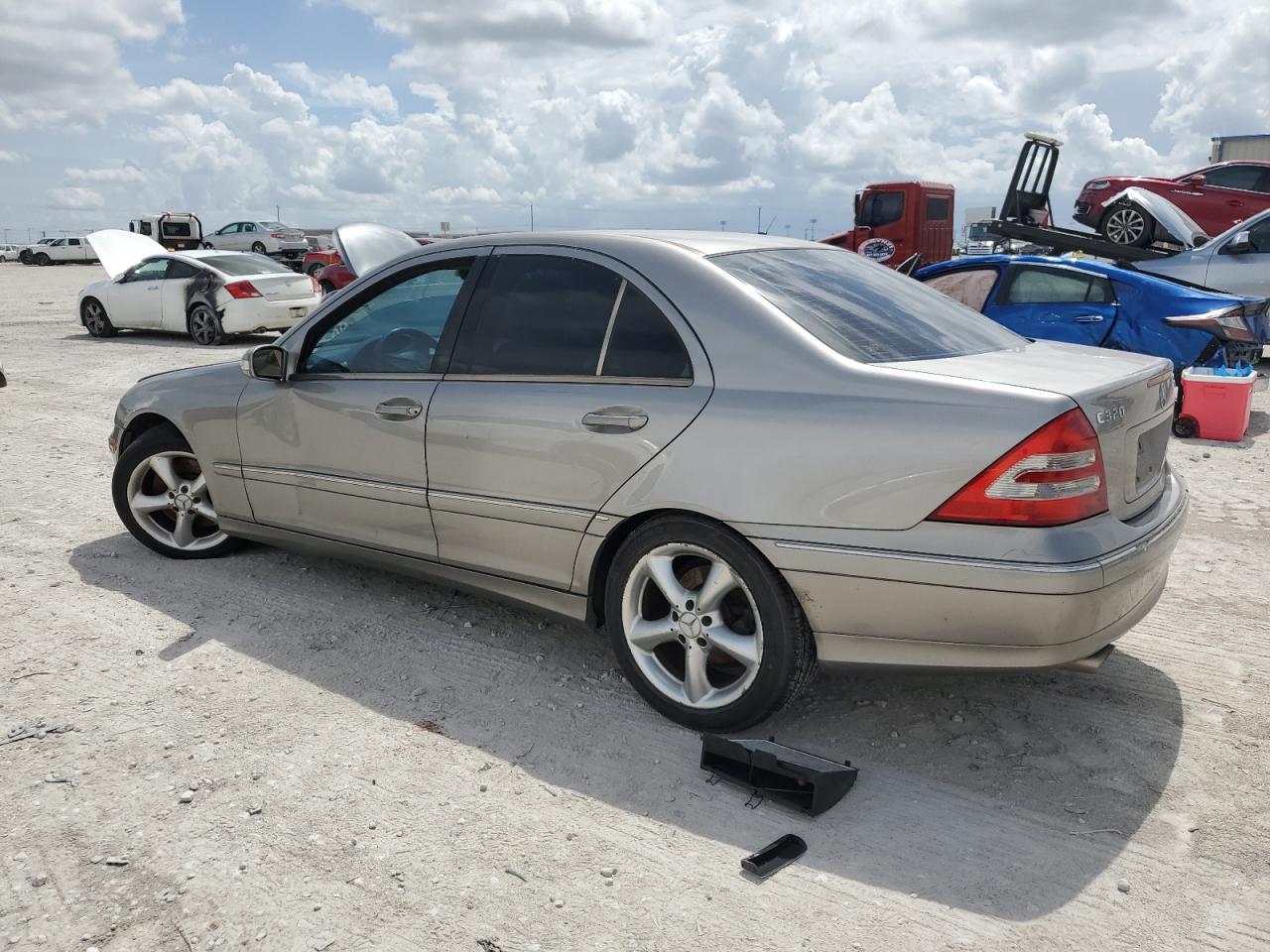 WDBRF64J24F516177 2004 Mercedes-Benz C 320