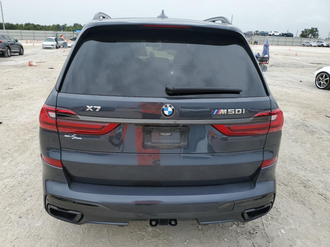 5UXCX6C05M9F61868 2021 BMW X7 M50I