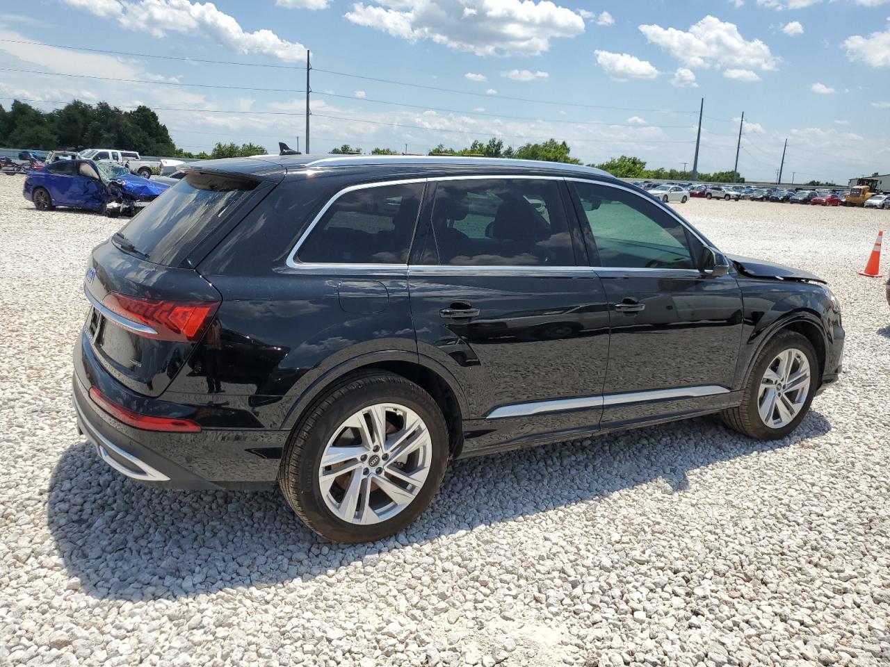 WA1LJBF70MD020686 2021 Audi Q7 Premium Plus