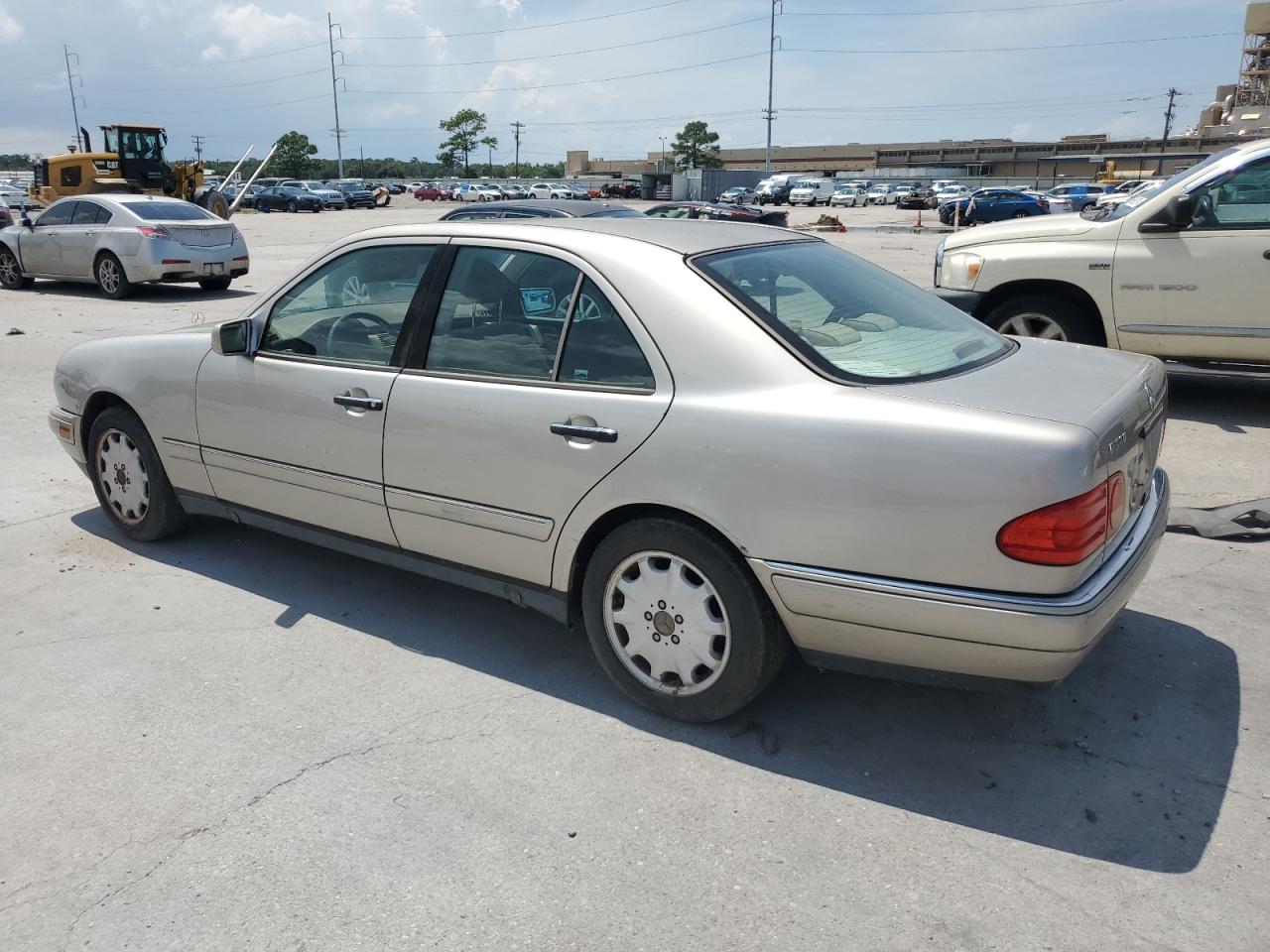 MERCEDES-BENZ E 320 1999 tan sedan 4d gas WDBJF65H2XA796192 photo #3