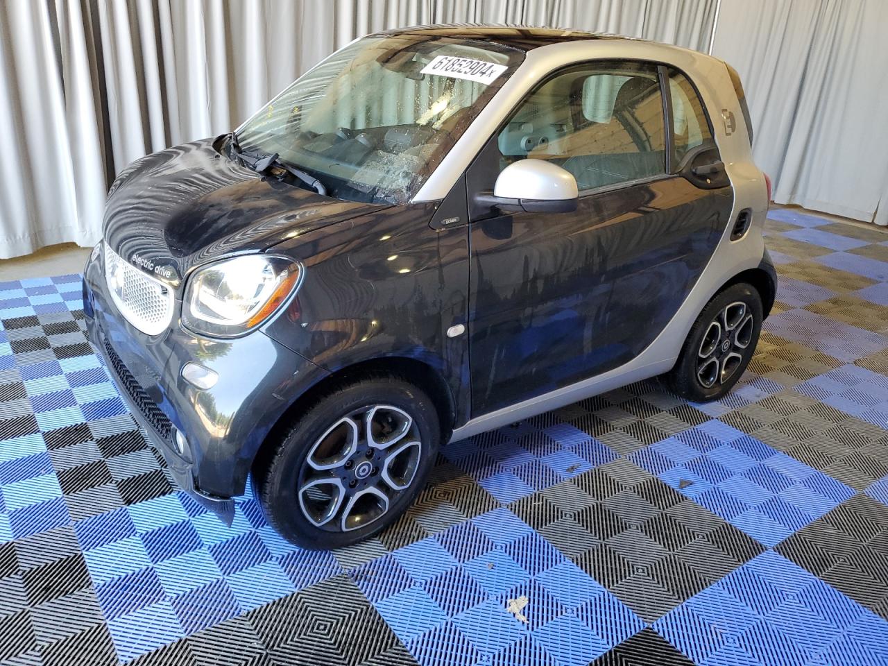 2017 Smart Fortwo vin: WMEFJ9BA2HK230187