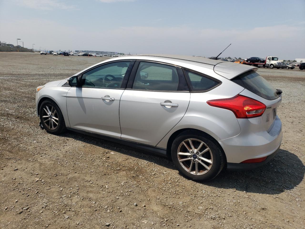 2016 Ford Focus Se vin: 1FADP3K25GL364135