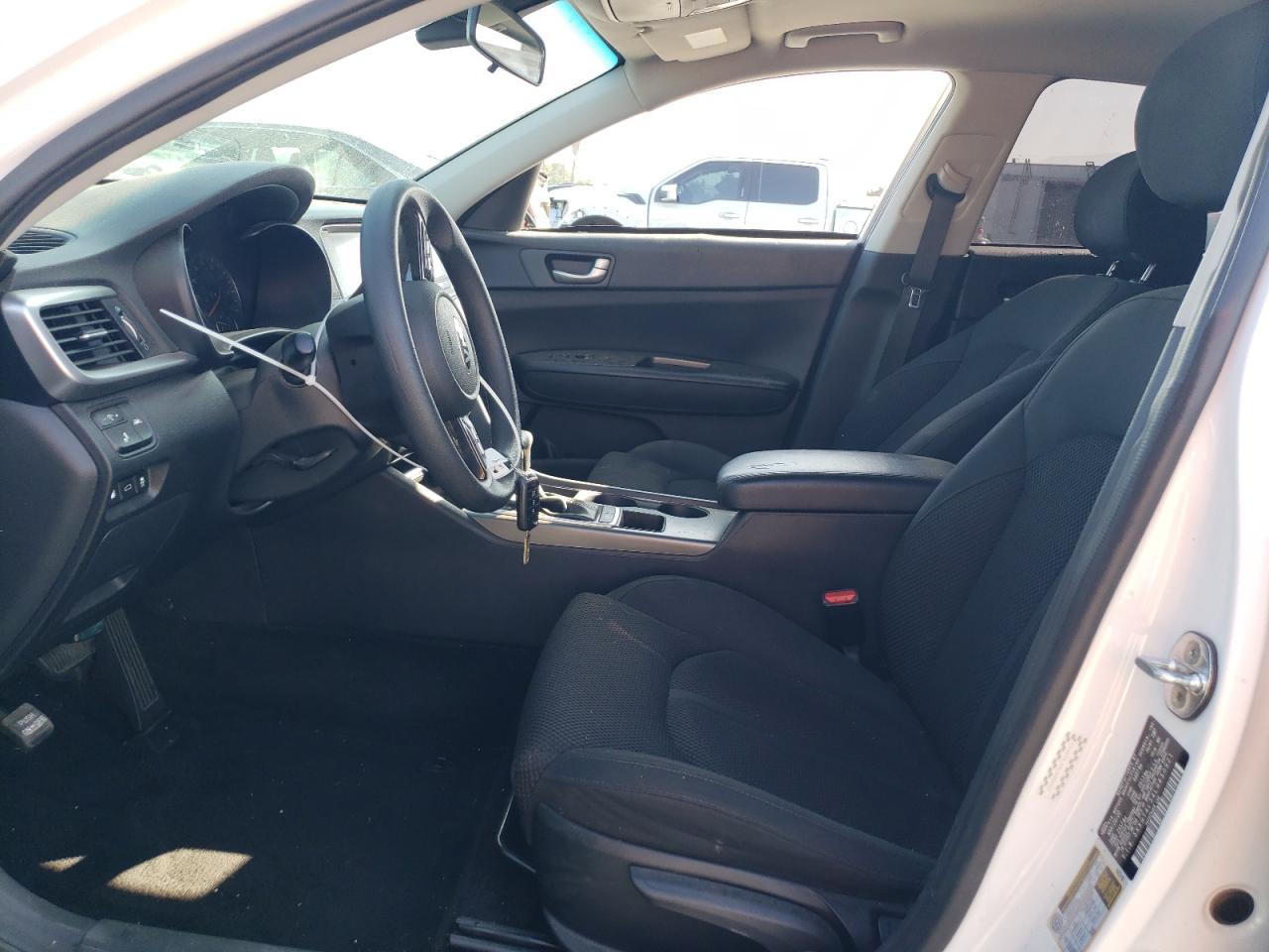 5XXGT4L34LG450921 2020 Kia Optima Lx