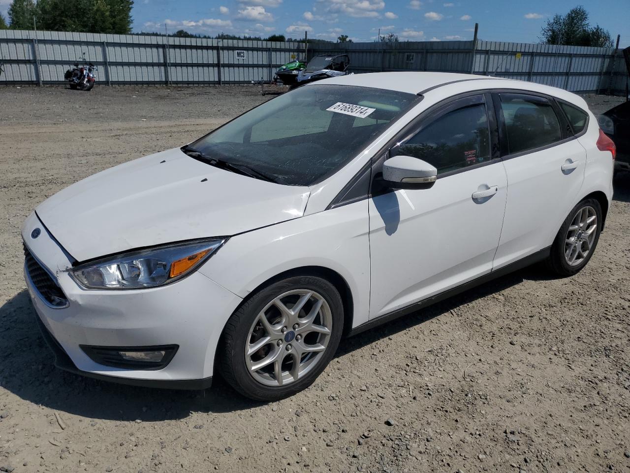 2015 Ford Focus Se vin: 1FADP3K29FL275800