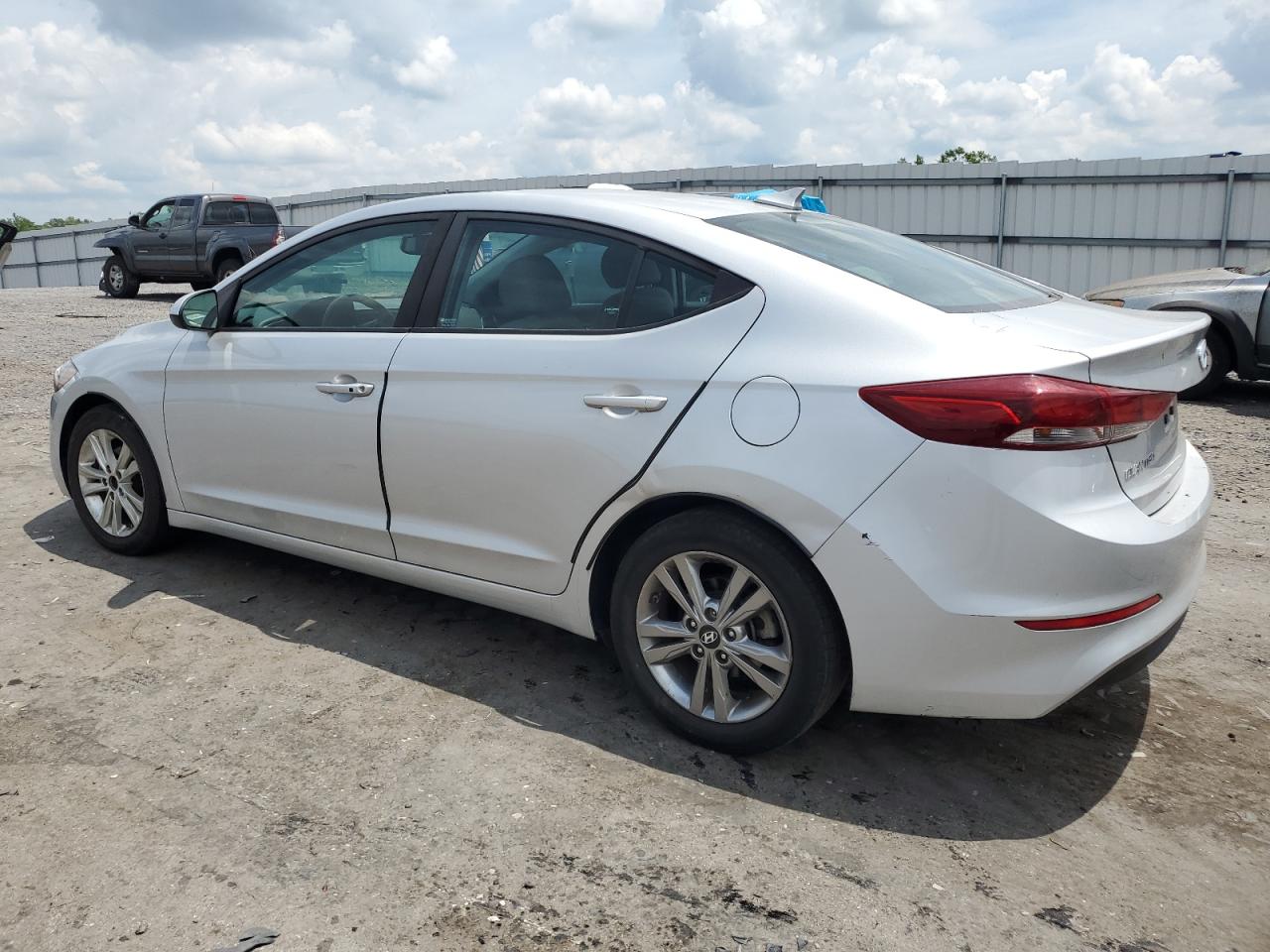 2018 Hyundai Elantra Sel vin: KMHD84LF0JU591647