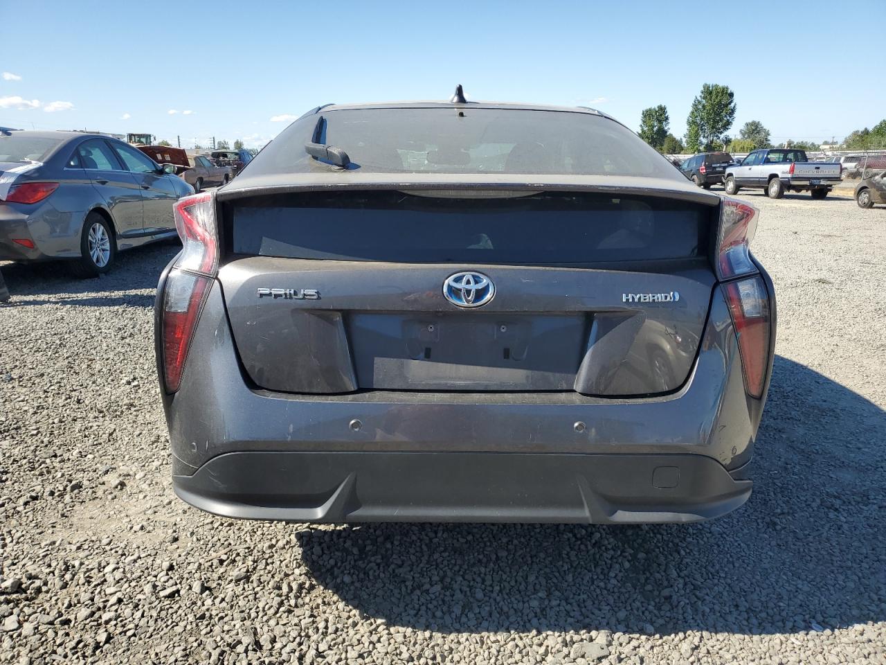 JTDKARFU5J3059694 2018 Toyota Prius