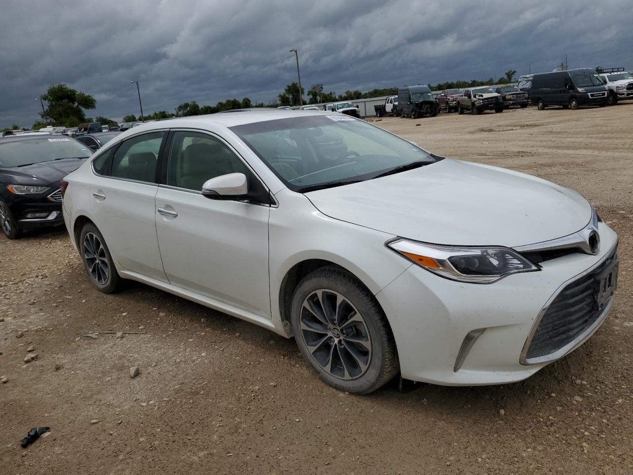 2016 Toyota Avalon Xle vin: 4T1BK1EB8GU194102