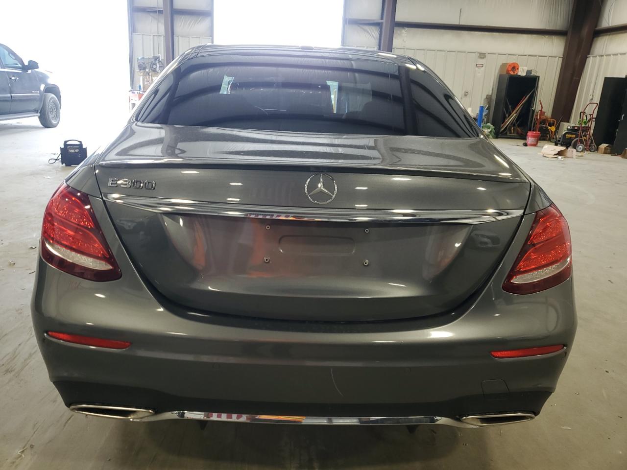 WDDZF4JB7JA321533 2018 Mercedes-Benz E 300