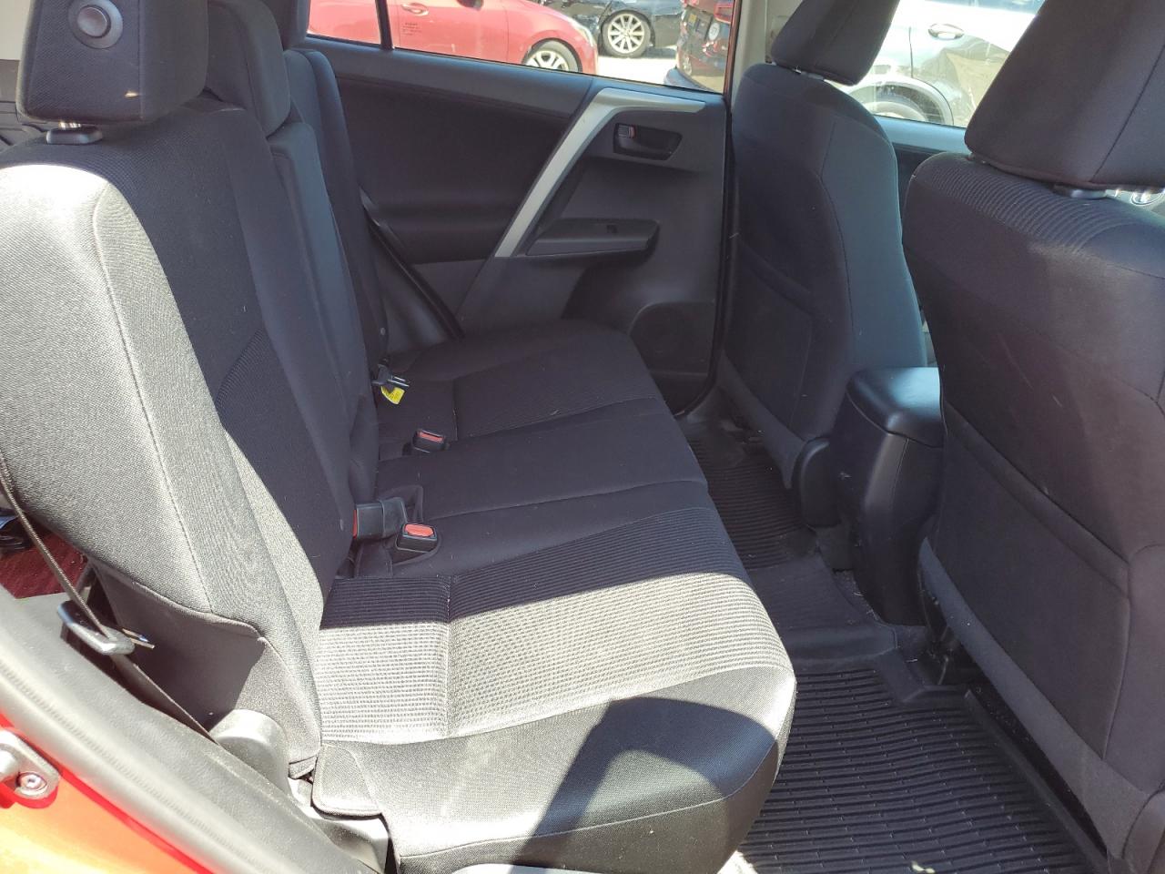 2T3BFREV9HW571123 2017 Toyota Rav4 Le