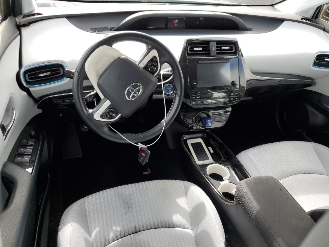 JTDKARFUXH3045543 2017 Toyota Prius