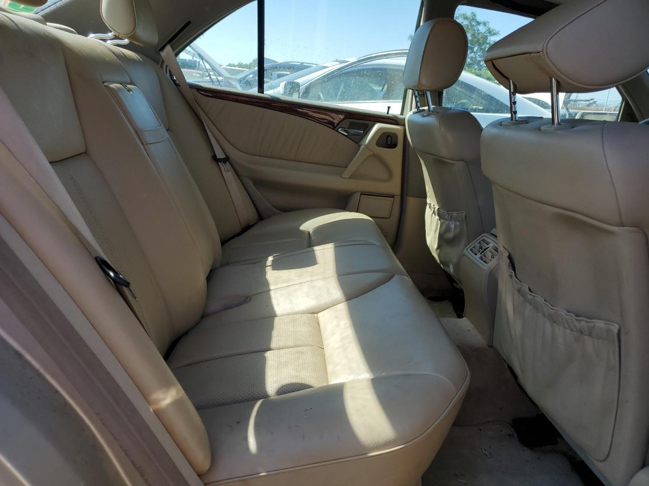 WDBJF65F8WA573927 1998 Mercedes-Benz E 320