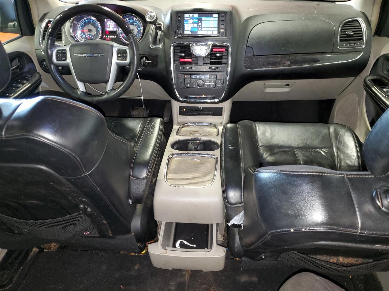 2C4RC1GG3ER184483 2014 Chrysler Town & Country Limited