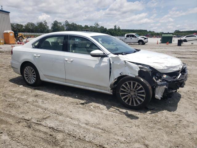 2017 VOLKSWAGEN PASSAT SE - 1VWBT7A33HC033793
