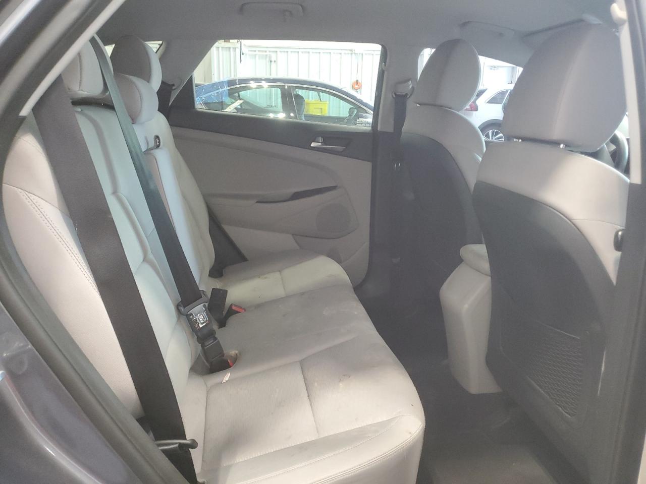 KM8J2CA47KU080454 2019 Hyundai Tucson Se