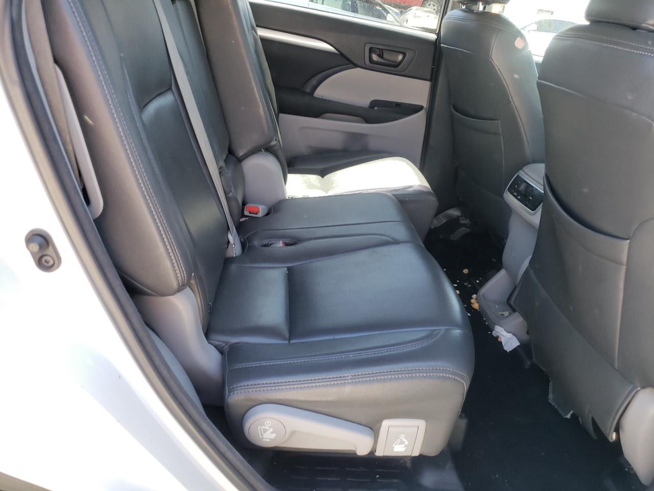 5TDBKRFH3ES052344 2014 Toyota Highlander Le