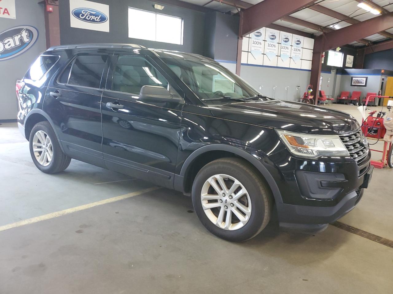 2016 Ford Explorer vin: 1FM5K8B81GGB08447