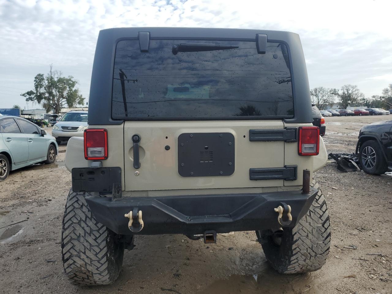 1C4BJWDG7HL749369 2017 Jeep Wrangler Unlimited Sport