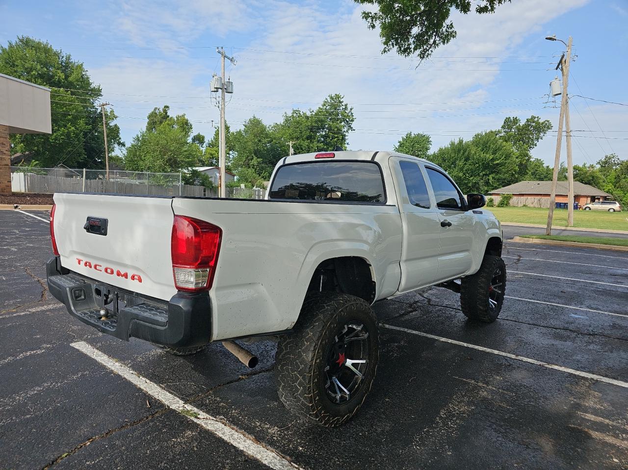 2017 Toyota Tacoma Access Cab vin: 5TFRX5GN9HX076000