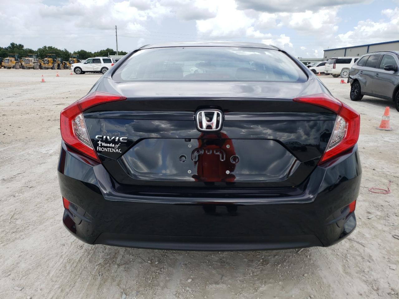 19XFC2F53JE026441 2018 Honda Civic Lx