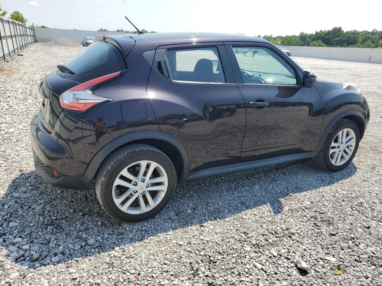 2016 Nissan Juke S vin: JN8AF5MR4GT608108