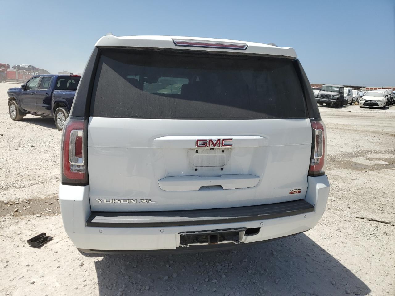 1GKS2GKC4HR113674 2017 GMC Yukon Xl K1500 Slt