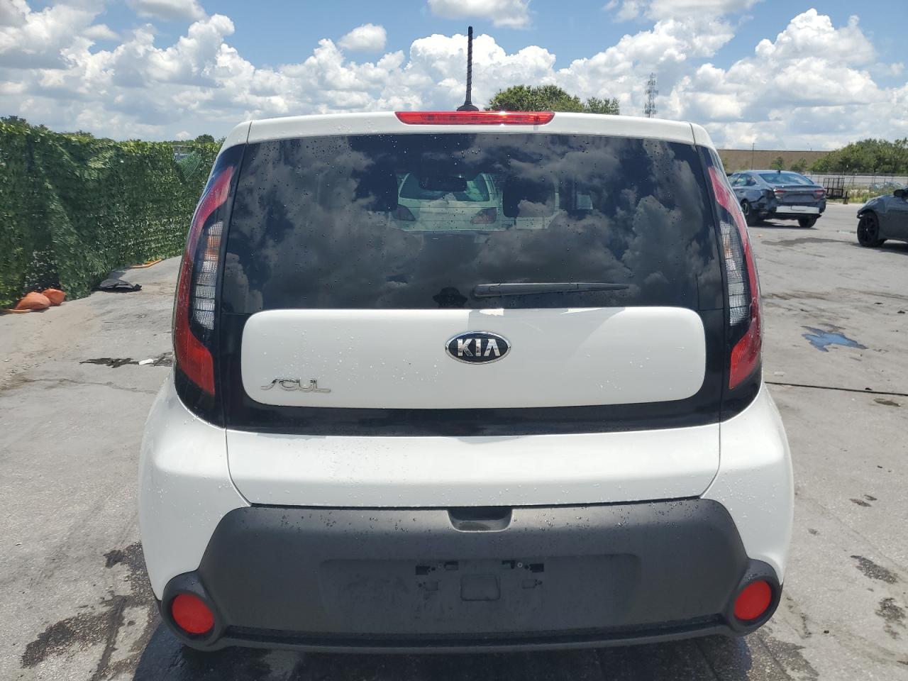 KNDJN2A27G7405582 2016 Kia Soul