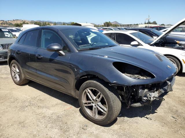 VIN WP1AA2A5XHLB83729 2017 Porsche Macan no.4