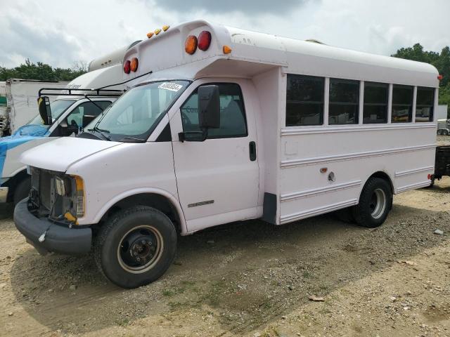 GMC SAVANA CUT 2002 white cutaway diesel 1GDJG31F821147390 photo #1